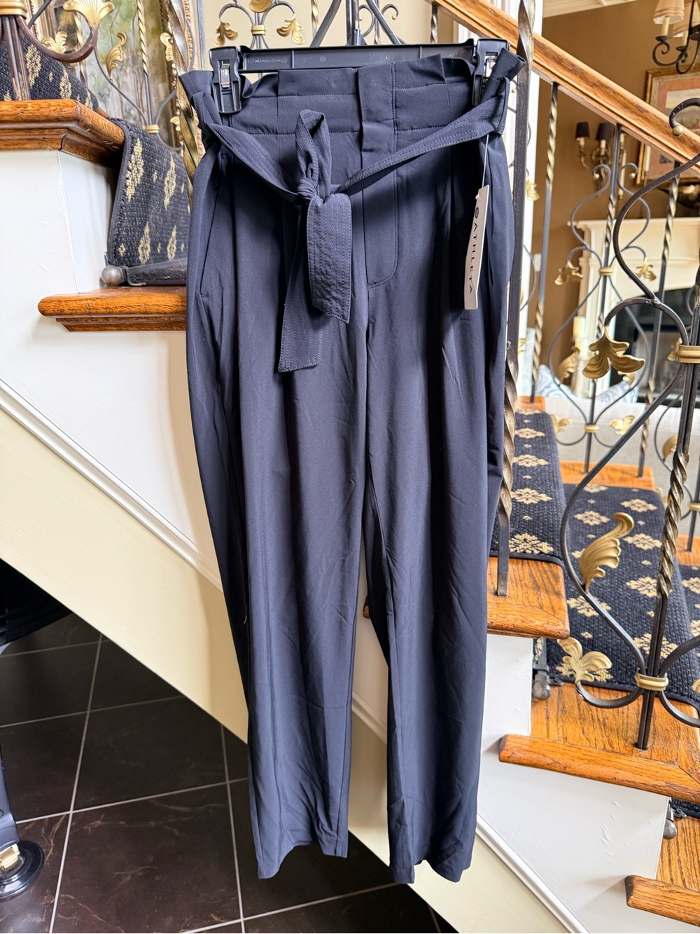 Athleta NWT Skyline Pant Black. Elastic Waistband with tie belt. Pockets. 6